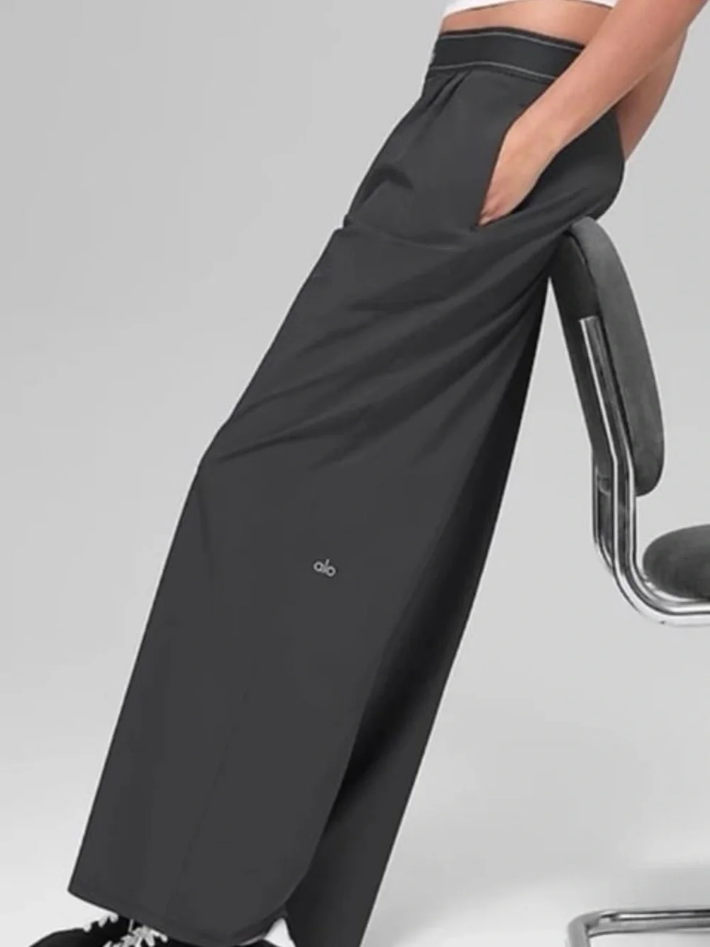 Alo yoga suit up trousers size large anthracite